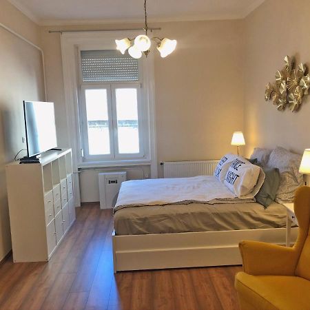 Modern Comfort In Historical Budapest Extérieur photo