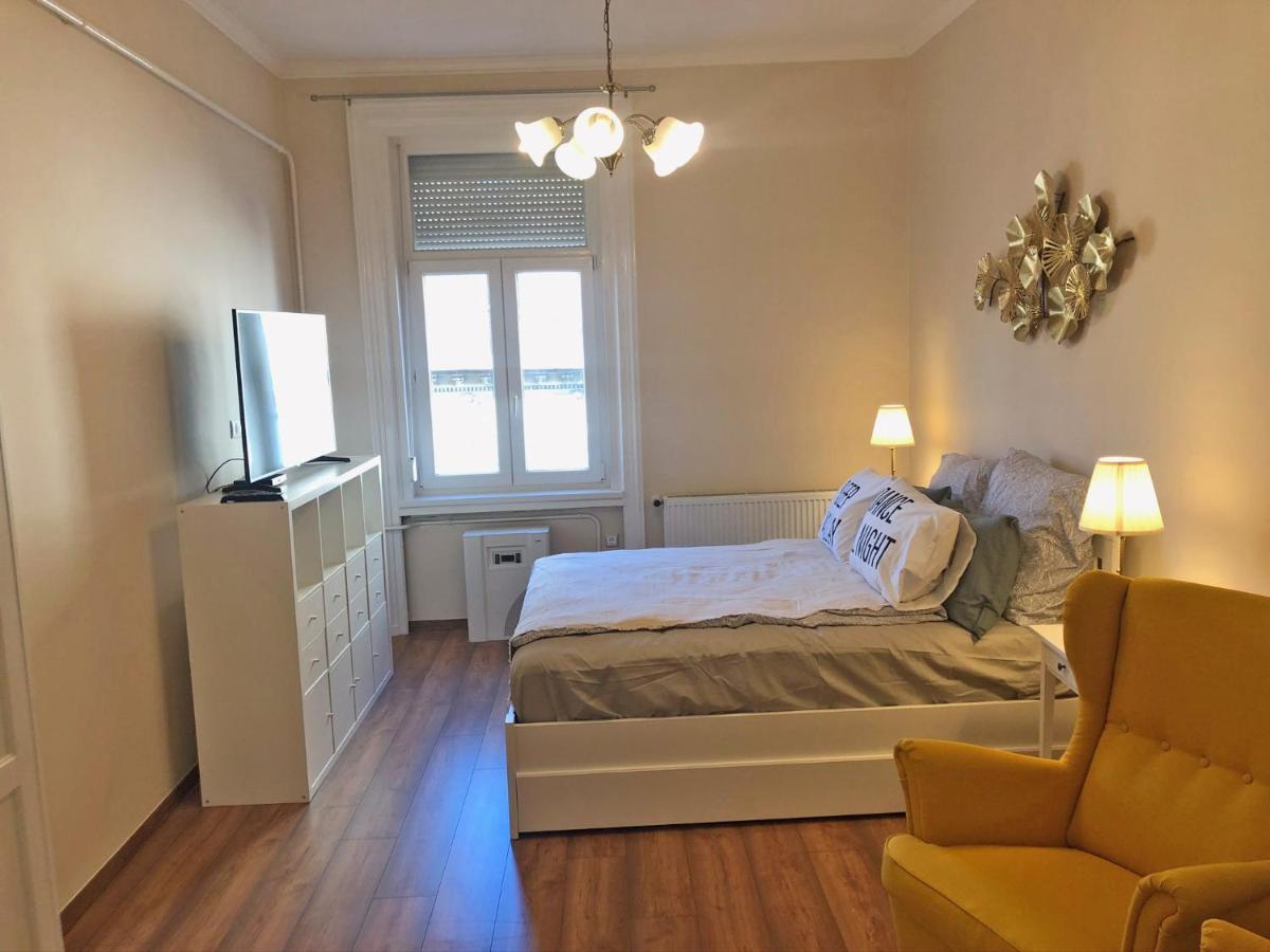 Modern Comfort In Historical Budapest Extérieur photo