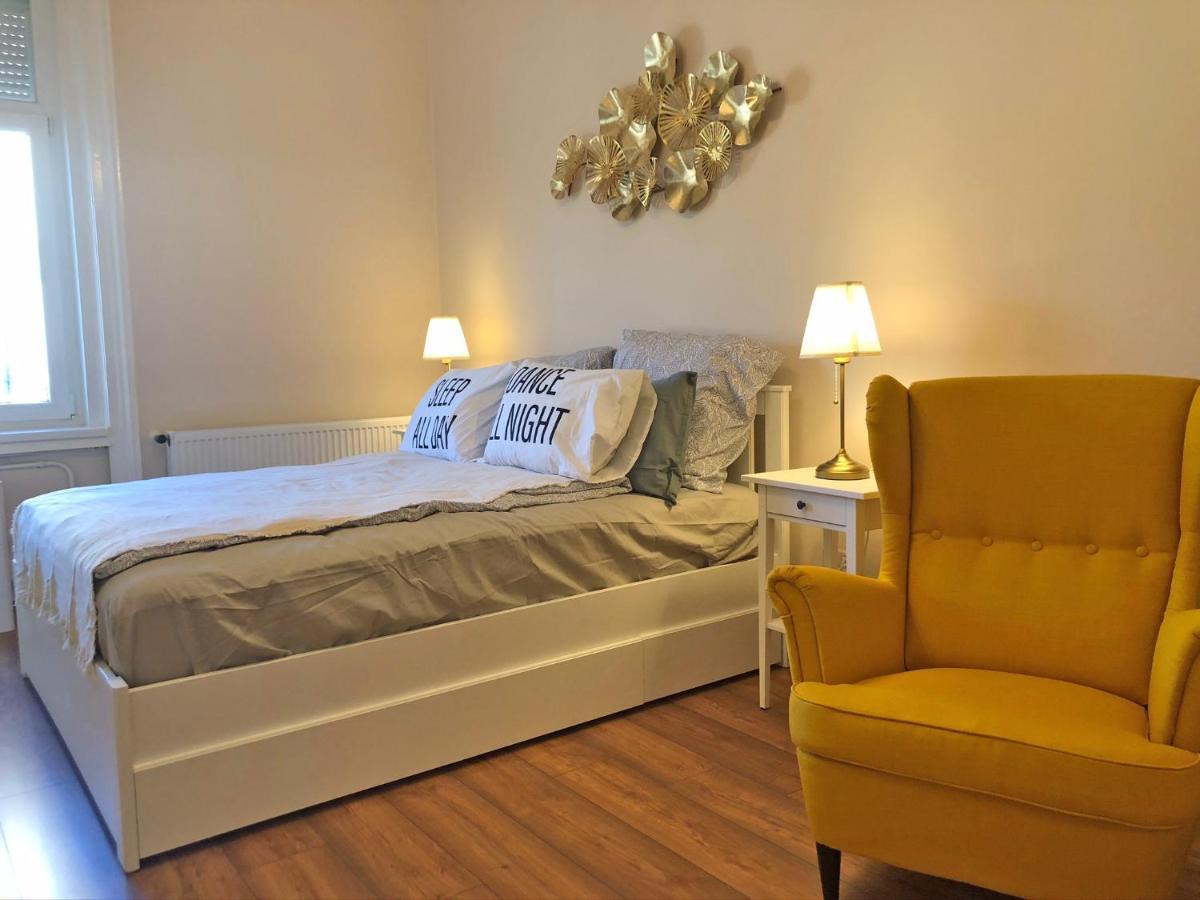 Modern Comfort In Historical Budapest Extérieur photo